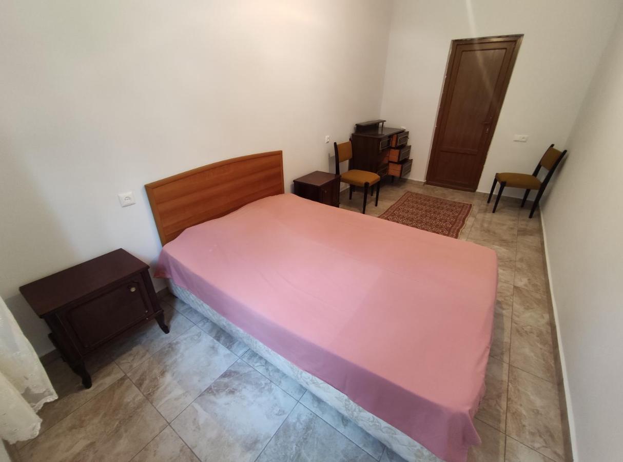Hostel On The River Batumi Zewnętrze zdjęcie